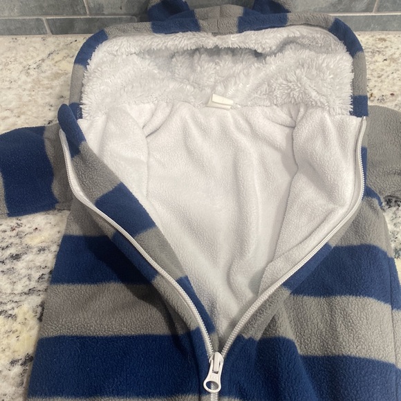 3-6 months Old Navy warm suit - Picture 4 of 7
